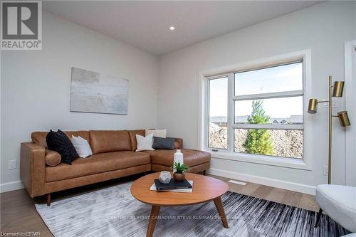 45 - 2700 Buroak Drive, London, ON - Indoor Photo Showing Living Room