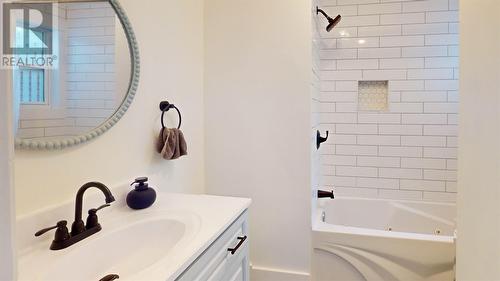 8 Bond Street, St. John'S, NL - Indoor Photo Showing Bathroom