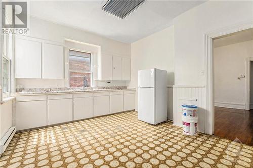 630 Gilmour Street, Ottawa, ON - Indoor Photo Showing Kitchen With Double Sink