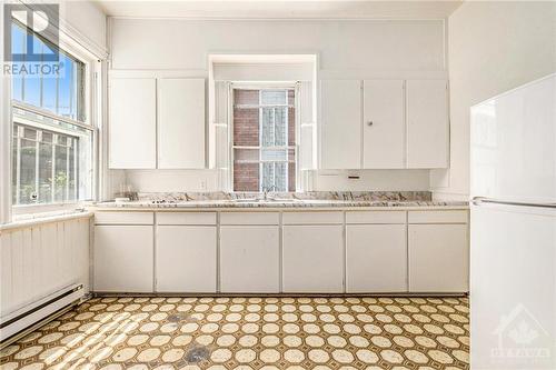 630 Gilmour Street, Ottawa, ON - Indoor Photo Showing Kitchen With Double Sink