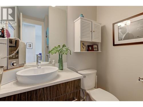 2763 Curts Street, Kelowna, BC - Indoor Photo Showing Bathroom