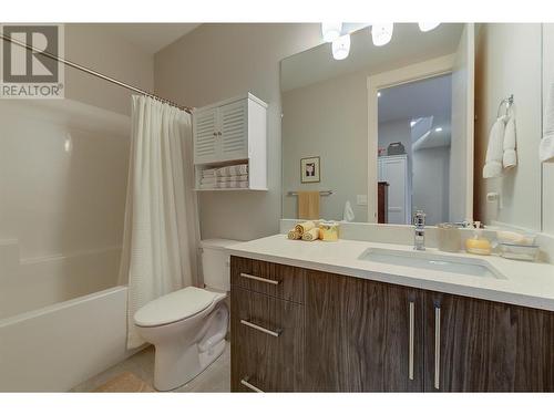 2763 Curts Street, Kelowna, BC - Indoor Photo Showing Bathroom