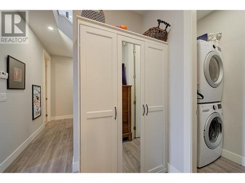 2763 Curts Street, Kelowna, BC - Indoor Photo Showing Laundry Room