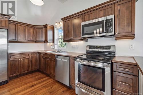 38 Port Royal Street, Shediac Bridge, NB - Indoor Photo Showing Kitchen With Double Sink