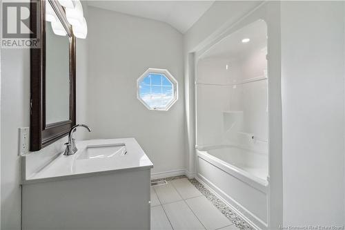 38 Port Royal Street, Shediac Bridge, NB - Indoor Photo Showing Bathroom