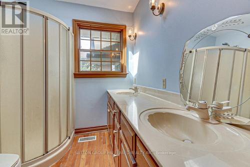 81 Strathcona Drive, London, ON - Indoor Photo Showing Bathroom