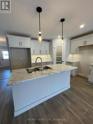 119 Aldersgate Drive, Belleville, ON - Indoor Photo Showing Kitchen With Upgraded Kitchen