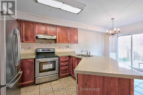 3496 Covent Crescent, Mississauga, ON - Indoor Photo Showing Kitchen With Double Sink