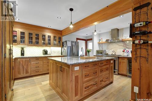 110 Sunset Drive, Regina, SK - Indoor Photo Showing Kitchen