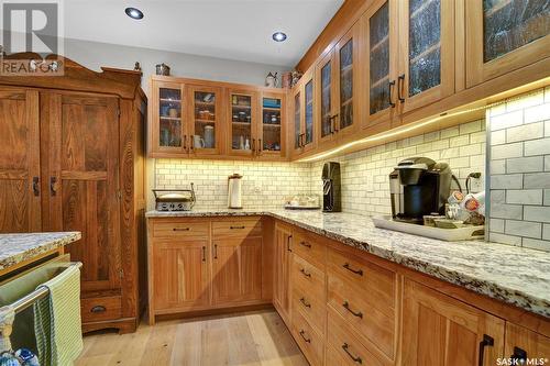 110 Sunset Drive, Regina, SK - Indoor Photo Showing Kitchen