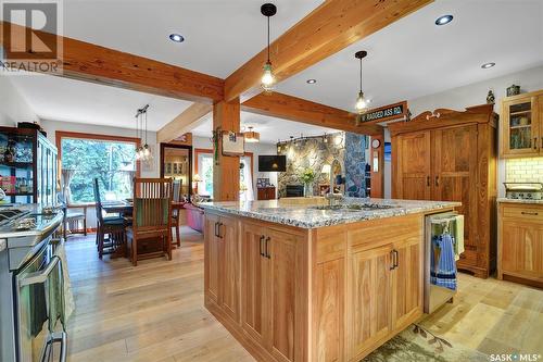 110 Sunset Drive, Regina, SK - Indoor Photo Showing Kitchen