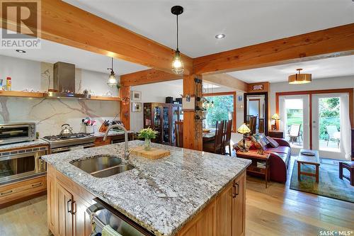 110 Sunset Drive, Regina, SK - Indoor Photo Showing Kitchen With Double Sink