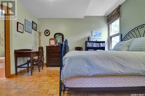 110 Sunset Drive, Regina, SK - Indoor Photo Showing Bedroom