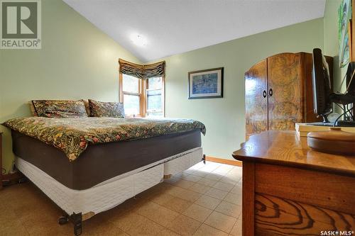 110 Sunset Drive, Regina, SK - Indoor Photo Showing Bedroom