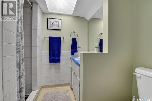 110 Sunset Drive, Regina, SK - Indoor Photo Showing Bathroom