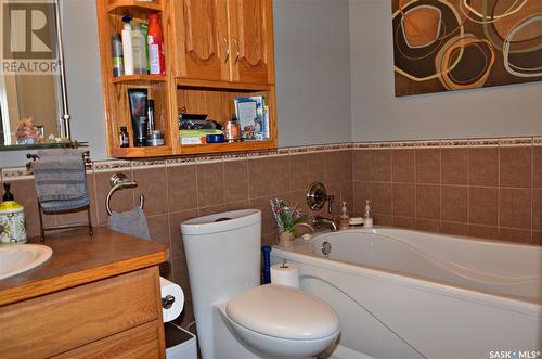 103 Bentham Crescent, Saskatoon, SK - Indoor Photo Showing Bathroom