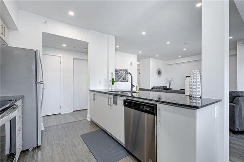 8 Culinary Lane|Unit #201, Barrie, ON - Indoor Photo Showing Kitchen With Upgraded Kitchen