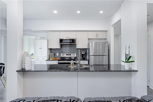 8 Culinary Lane|Unit #201, Barrie, ON - Indoor Photo Showing Kitchen