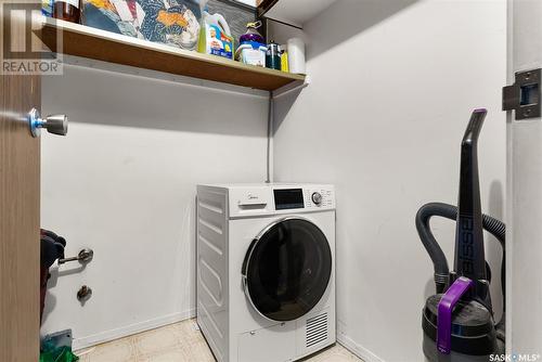 321 4045 Rae Street, Regina, SK - Indoor Photo Showing Laundry Room