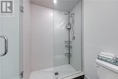 201 - 8 Culinary Lane, Barrie, ON - Indoor Photo Showing Bathroom