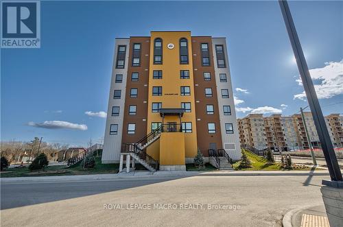 201 - 8 Culinary Lane, Barrie, ON - Outdoor With Facade