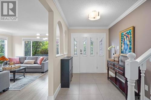 1370 14Th Street, West Vancouver, BC - Indoor Photo Showing Living Room