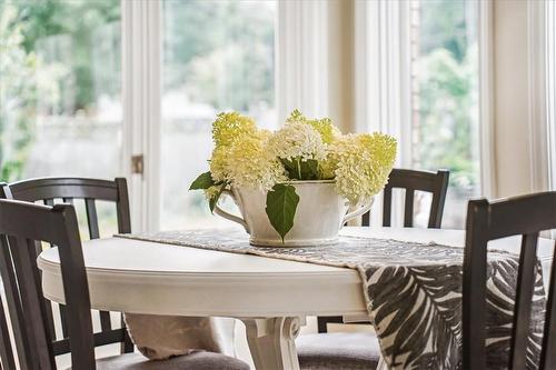 70 Glen Cannon Drive, Hamilton, ON - Indoor Photo Showing Dining Room