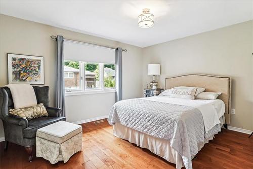 70 Glen Cannon Drive, Hamilton, ON - Indoor Photo Showing Bedroom