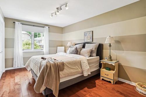 70 Glen Cannon Drive, Hamilton, ON - Indoor Photo Showing Bedroom