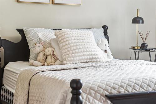 70 Glen Cannon Drive, Hamilton, ON - Indoor Photo Showing Bedroom