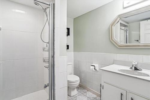 70 Glen Cannon Drive, Hamilton, ON - Indoor Photo Showing Bathroom