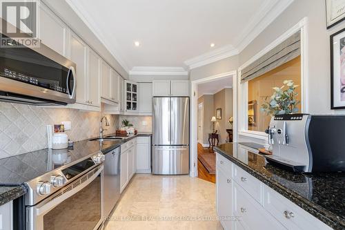 331 Robinson Street, Oakville (Old Oakville), ON - Indoor Photo Showing Kitchen With Upgraded Kitchen