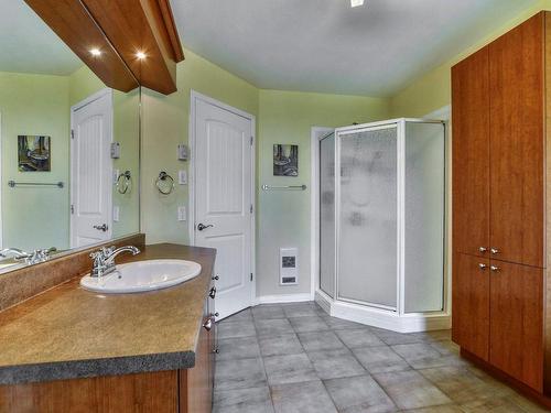 Bathroom - 11395 Rue Maisonneuve, Mirabel, QC - Indoor Photo Showing Bathroom