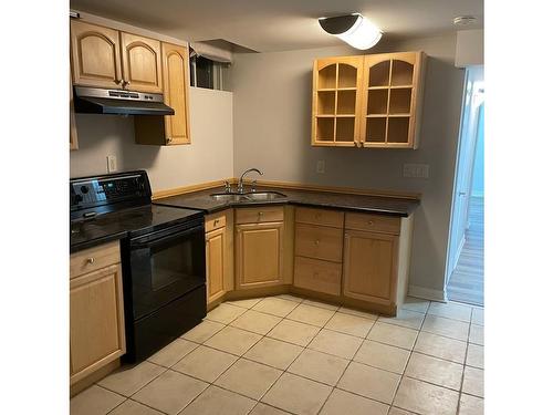 Lower-2419 Bankside Dr, Mississauga, ON - Indoor Photo Showing Kitchen With Double Sink