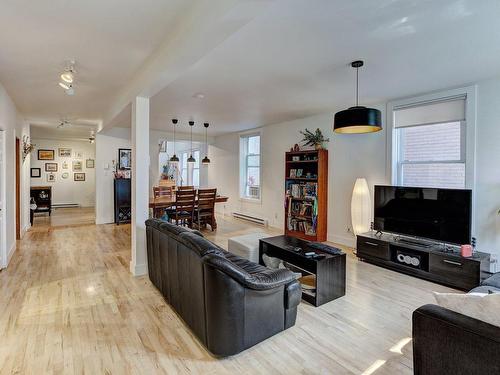 Salon - 4050  - 4052 Rue Cool, Montréal (Verdun/Île-Des-Soeurs), QC - Indoor Photo Showing Living Room