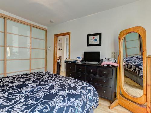 Master bedroom - 4050  - 4052 Rue Cool, Montréal (Verdun/Île-Des-Soeurs), QC - Indoor Photo Showing Bedroom