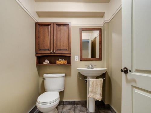 Powder room - 5 1Re Avenue, Laval (Auteuil), QC - Indoor Photo Showing Bathroom