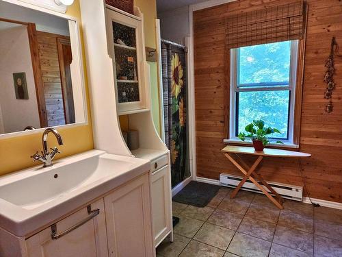 Bathroom - 101 Ch. Welden, Grenville-Sur-La-Rouge, QC - Indoor Photo Showing Bathroom