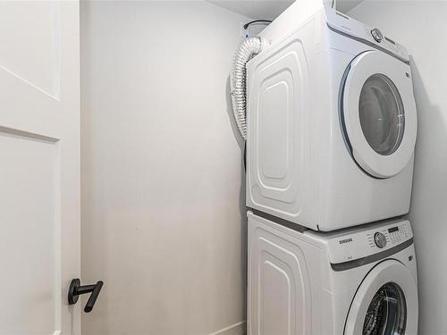 201-947 Whirlaway Cres, Langford, BC - Indoor Photo Showing Laundry Room