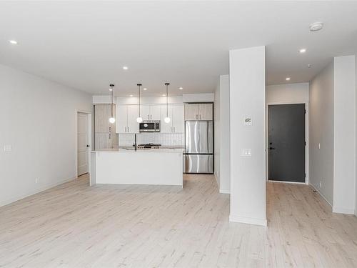 201-947 Whirlaway Cres, Langford, BC - Indoor Photo Showing Kitchen