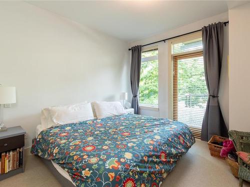 207-580 Stewart Ave, Nanaimo, BC - Indoor Photo Showing Bedroom