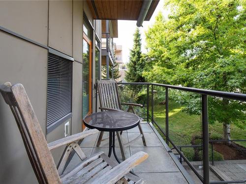 207-580 Stewart Ave, Nanaimo, BC - Outdoor With Exterior