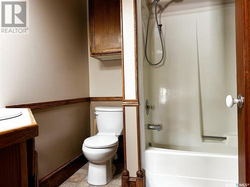 1411 105Th Street, North Battleford, SK - Indoor Photo Showing Bathroom