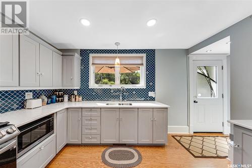 518 12Th Street E, Saskatoon, SK - Indoor Photo Showing Kitchen