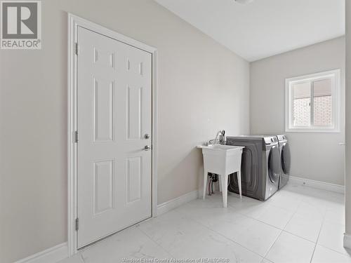 1904 Villa Canal, Ruthven, ON - Indoor Photo Showing Laundry Room