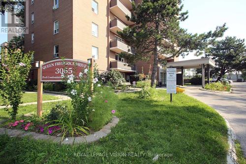 202 - 3065 Queen Frederica Drive, Mississauga (Applewood), ON - Outdoor