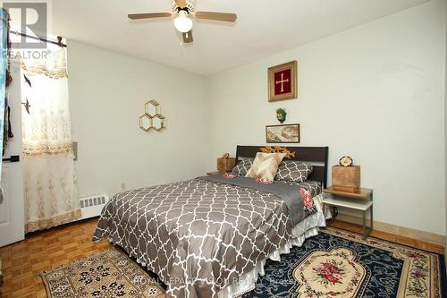 202 - 3065 Queen Frederica Drive, Mississauga (Applewood), ON - Indoor Photo Showing Bedroom