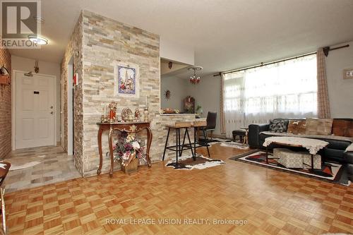 202 - 3065 Queen Frederica Drive, Mississauga (Applewood), ON - Indoor