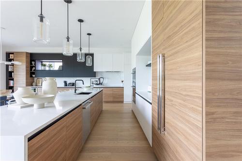 70 Upper Mount Albion Road, Hamilton, ON - Indoor Photo Showing Kitchen With Upgraded Kitchen