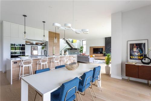 70 Upper Mount Albion Road, Hamilton, ON - Indoor Photo Showing Dining Room